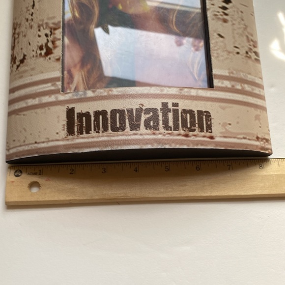 Distressed look picture frame. Made for hanging and fits 4 by 6 pictures - Picture 8 of 9